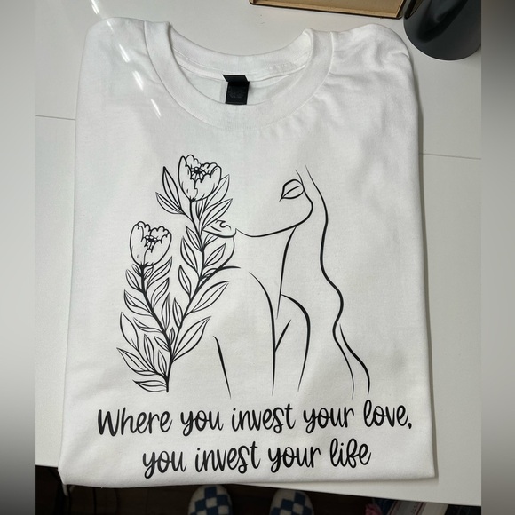 Floral Women with Inspirational Quote NEW white short sleeve shirt - Picture 1 of 4